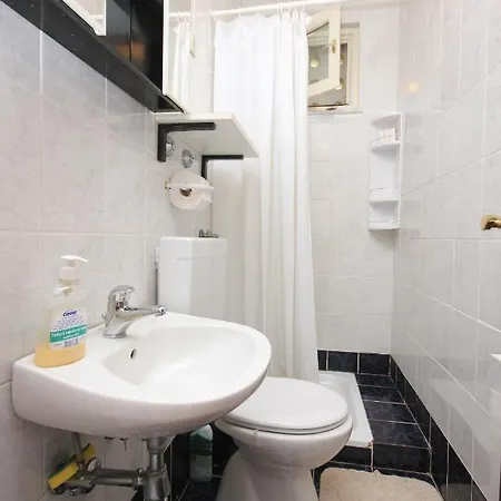 Guest house Double Medveja 2305a